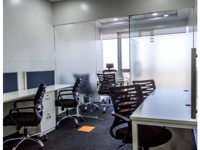 6 seater office space available for rent